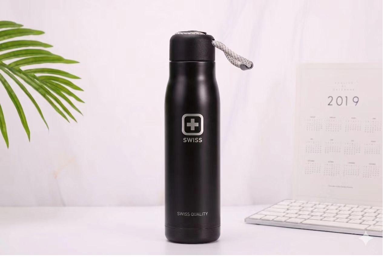 Laser engraving stainless steel bottle permanent mark